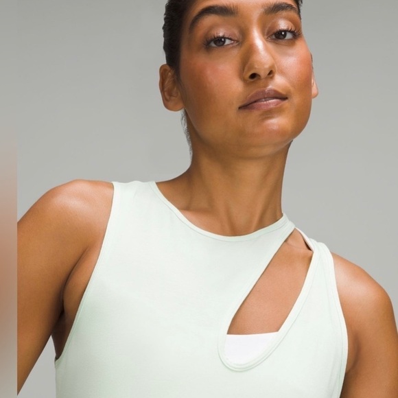 LULULEMON In Pistachio Green Shoulder YOGA tank NWT, Size 6 - Picture 4 of 11